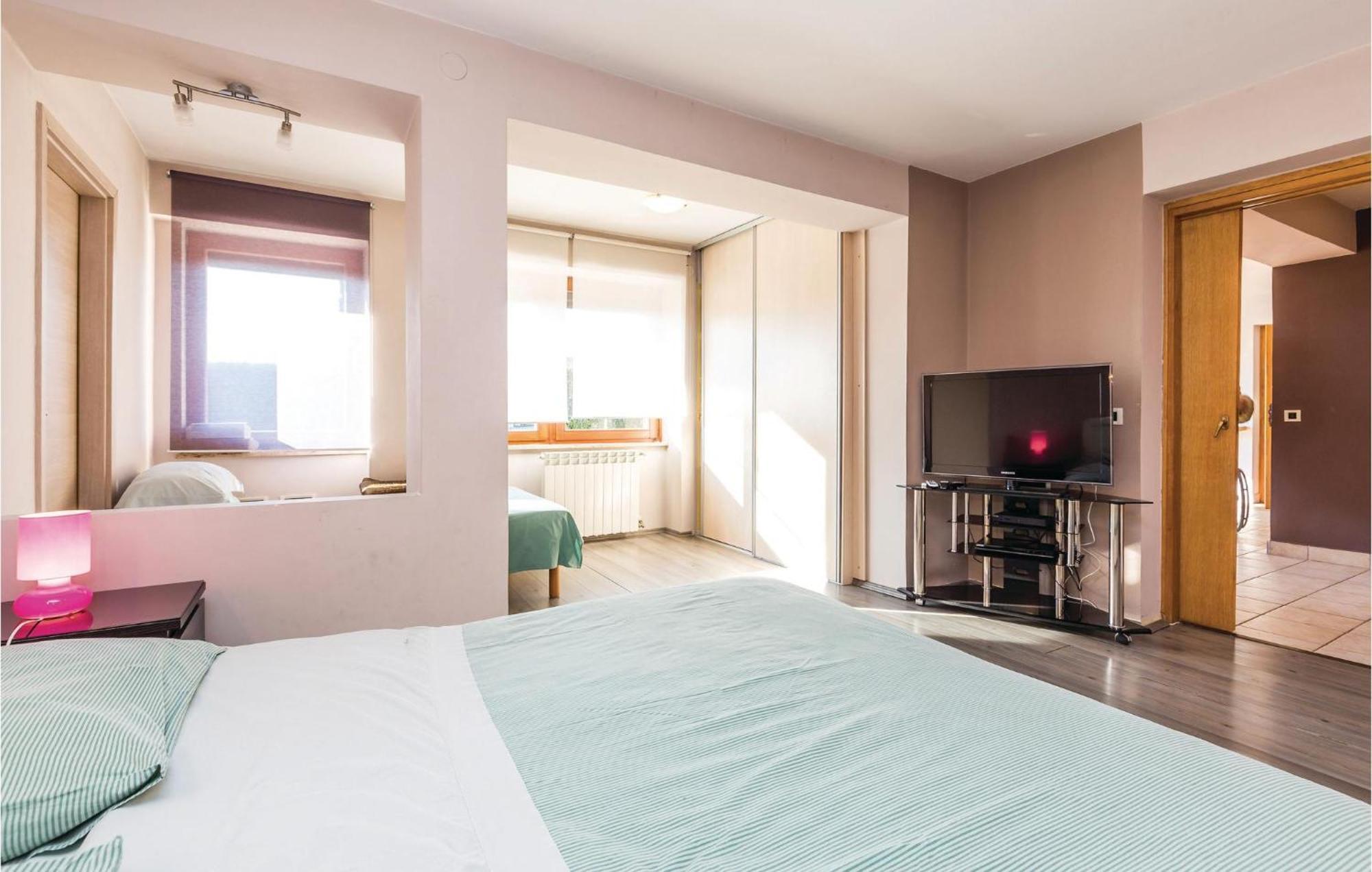 Stunning apartment in Rijeka with 1 Bedrooms&WiFi Buitenkant foto