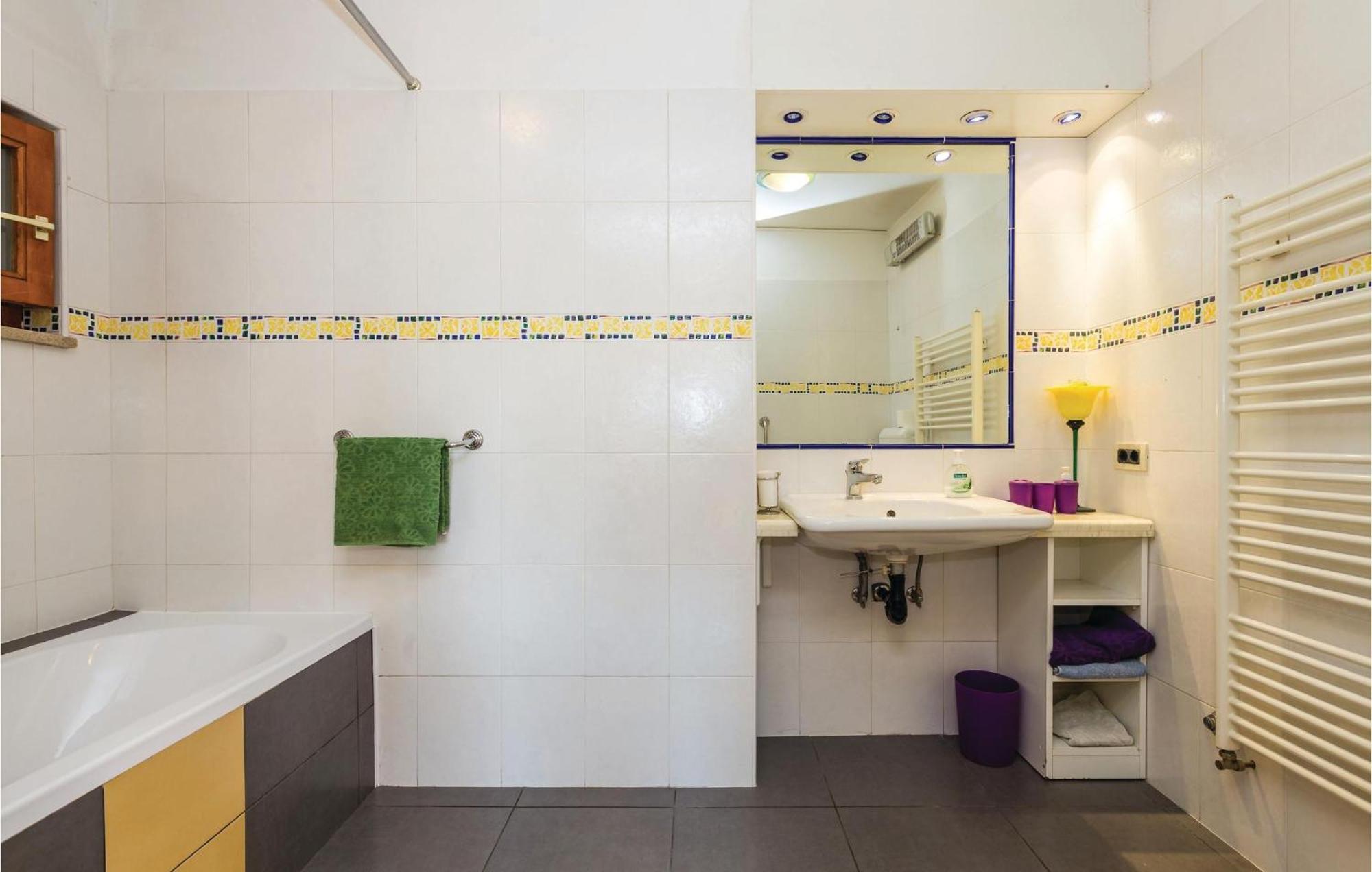 Stunning apartment in Rijeka with 1 Bedrooms&WiFi Buitenkant foto